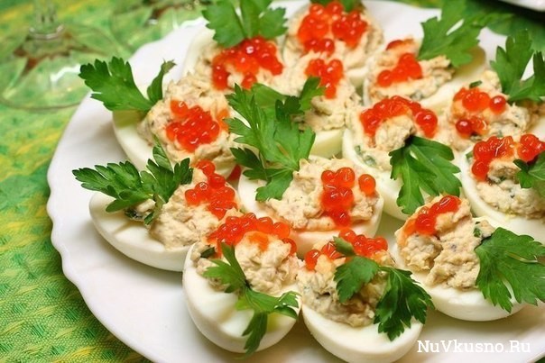 Фаршированные яйца — 26 вариантов для начинки