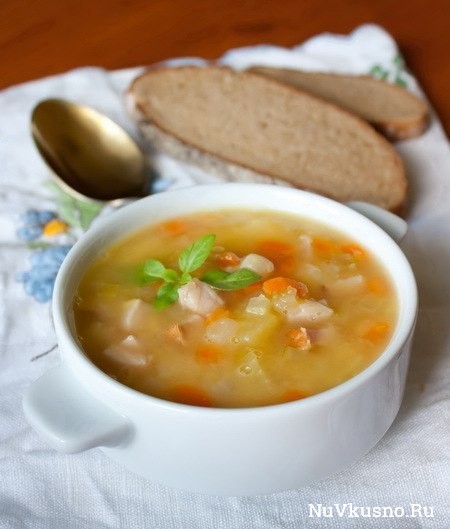 Простой гороховый суп с ветчиной