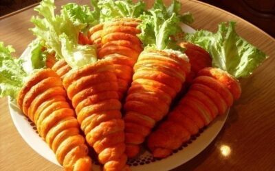 Салат в «морковках» из слоеного теста