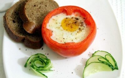 Яичница в помидорах — вкусный завтрак
